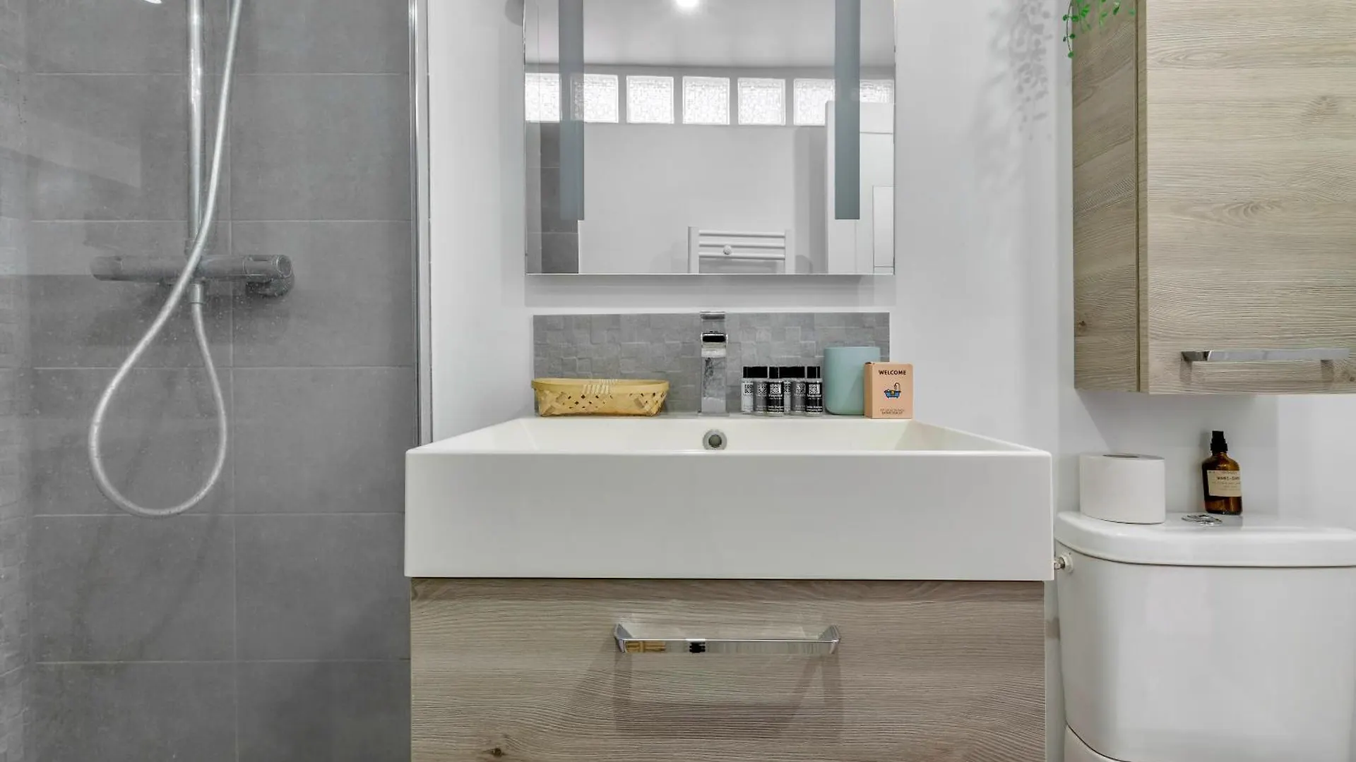 Faubourg St Martin - Canal Saint Martin Chaleureux Appartement 파리